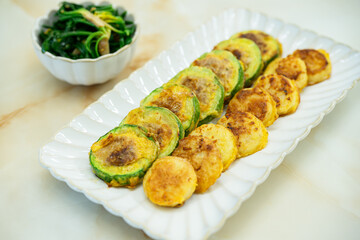 호박전과 관자전 그리고 시금치무침의 조화 