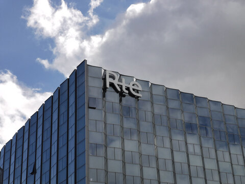 RTE logo R&eacute;seau de Transport d'&Eacute;lectricit&eacute; (Electricity Transmission Network) on the top of the headquarters. Rte's logo on the building of La Defense.