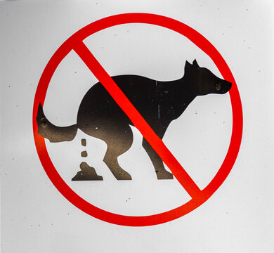 Sinal de proibido defecar a c&atilde;es. 