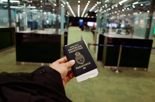Holding an Argentine Passport at Airport Immigration Point