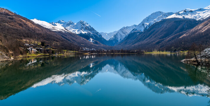 Lake G&eacute;nos-Loudenvielle and the Pyrenees, in the Hautes-Pyr&eacute;n&eacute;es, Occitanie, France