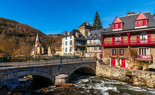 The village of Arreau on the Neste du Louron river, in the Hautes-Pyr&eacute;n&eacute;es, in Occitanie, France