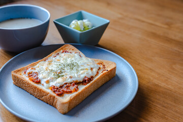 トースト中心の朝食セット