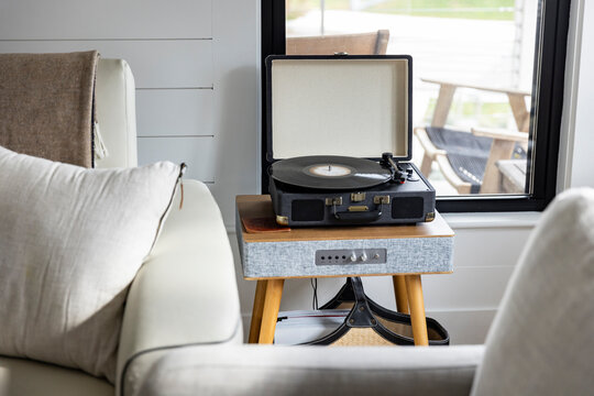 Residential Home with turntable 
