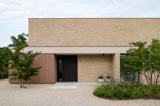 facade of minimalist villa
