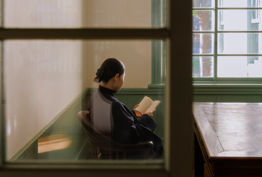 Quiet Reading: Solitude in the Afternoon.