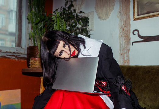 woman working on laptop