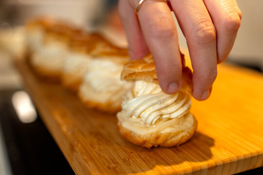 Assembling Cream Puff Tops