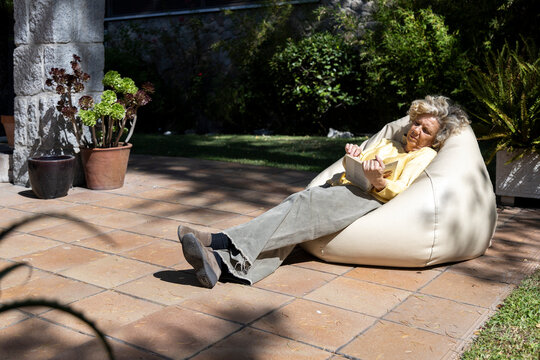 Outdoor reading moment