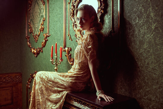 Candlelight Vintage Muse