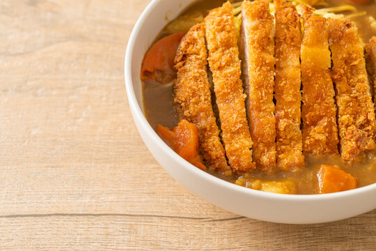 curry ramen noodles with tonkatsu fried pork cutlet