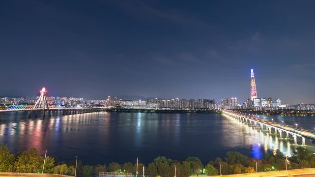 Time lapse panoramic, tourist attractions in the city park of seoul City, Asia business concept image, panoramic modern cityscape building in korea. 
The most beautiful Viewpoint seoul city,south kore