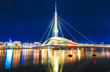 台湾　高雄港大港橋