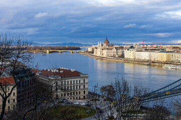 Budapest Parliament by the Danube river &ndash; stunning cityscape view