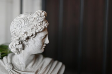 インテリアオブジェ：空間を演出する胸像