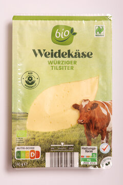 bio Weidek&auml;se w&uuml;rziger Tilsiter von Aldi in Plastikverpackung