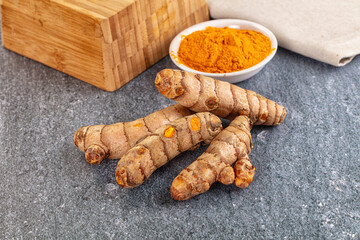 Fresh aroma tumeric roots heap