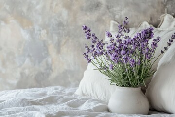 Obraz premium Lavender flowers in vase on bed representing relaxation