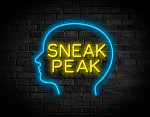 Leuchtende gelbe Neonschrift "Sneak Peak" umramt von einem blauen Neongesicht auf dunkler Backsteinmauer