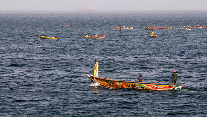 Pirogues de pêche le long des côtes du Sénégal © PPJ