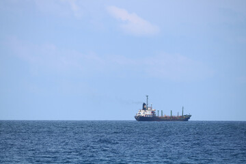 Obraz premium Ship in the Andaman Sea