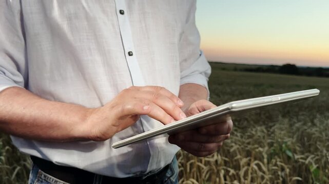 Smart farming connected devices, Agricultural growth with technology, Farmers adapting to digital age, Increasing productivity with AgTech, Agricultural decision-making with tablets, Future-proofing