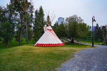 Native American tipi in Prince's Island Park in Calgary, Alberta, Canada © Alexandre ROSA