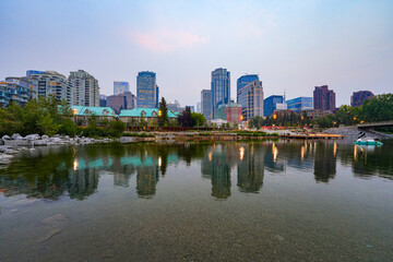 Fototapeta premium Calgary's skyline as seen from the Prince's Island Park in Alberta, Canada