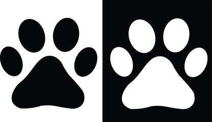 Animal paw print icons in black and white © image.designer