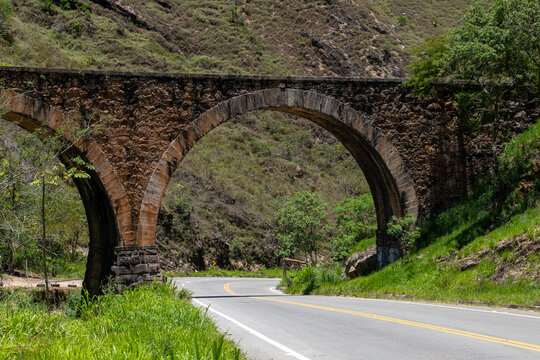 antigo viaduto em conservatoria
