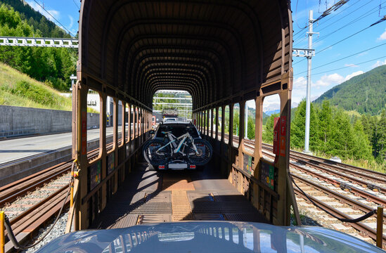 Autoverlad Vereina im Bahnhof  Sagliains (Graub&uuml;nden), Schweiz
