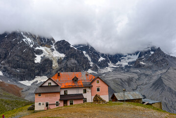 Fototapeta premium Der Suldenferner (Vedretta di Solda), zweitgrößter Gletscher Südtirols im Sommer 2025 
