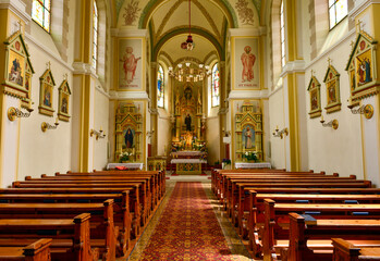 Fototapeta premium Innenansicht der neuen Pfarrkirche Sulden (Solda) in Südtirol, Italien