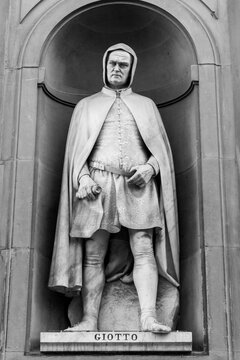 Firenze - Toscana - Italia. Statua di Giotto