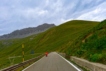 Fototapeta premium Die Südwestrampe (Bormio-Rampe) der Stilfser Joch Passstraße im Vinschgau in Südtirol