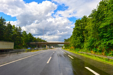 Obraz premium A45 in Fahrtrichtung Norden vor Ausfahrt Mainhausen/Stockstadt/Seligenstadt 