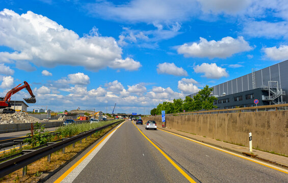 A81 in Fahrtrichtung S&uuml;den vor Ausfahrt B&ouml;blingen/Sindelfingen in Baden-W&uuml;rttemberg