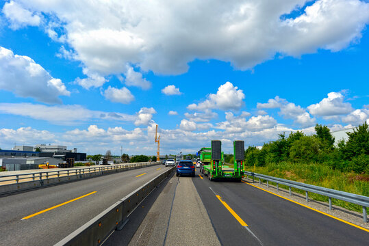 A81 in Fahrtrichtung S&uuml;den vor Ausfahrt Holzgerlingen/BB-Hulb/Calw/ Sindefingen in Baden-W&uuml;rttemberg