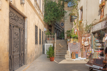 Obraz premium Entrance of a local shop in Icherisheher Old City, Baku