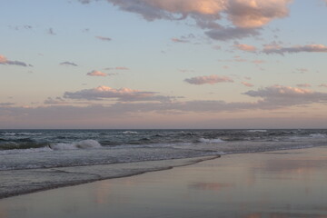 sunset over the sea in Gold Coast, Australia © Yunseo