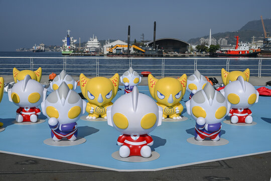 Kaohsiung, Taiwan, February 16, 2026: Landscape View Of Beautiful Harbor With Japanese Anime Figure Ultraman During Lantern Festival, Kaohsiung Wonderland, Yancheng