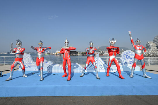 Kaohsiung, Taiwan, February 16, 2026: Landscape View Of Beautiful Harbor With Japanese Anime Figure Ultraman During Lantern Festival, Kaohsiung Wonderland, Yancheng