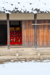 ひな人形と雪景色