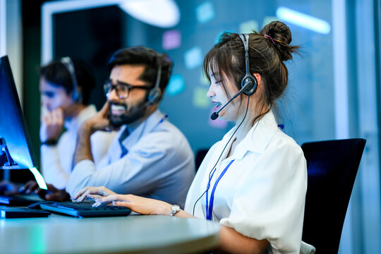 B2B inside sales representative articulating value proposition to potential enterprise client. Revenue operations specialist managing high-velocity sales pipeline conversion.