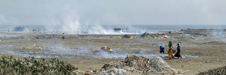 Fumerie de poissons au Sénégal © PPJ