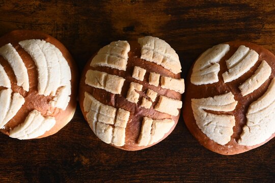 Traditional Guatemalan Conchas - Authentic Sweet Bread (Pan Dulce)