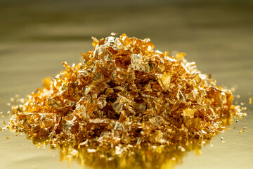 山盛りの金箔