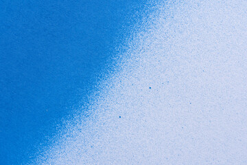 青色のスプレー塗料で塗った背景	