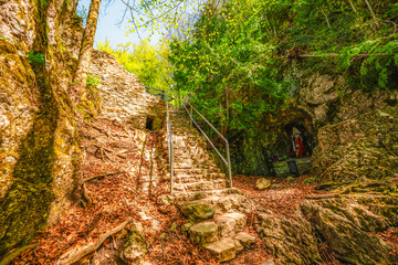 Hiking to Peak Tri Koruny or Trzy Korony during day. Pieniny National park in Poland. Pieniny Castle © Zedspider