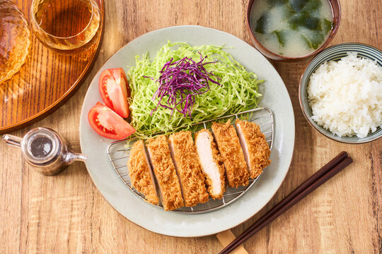ロースとんかつ定食